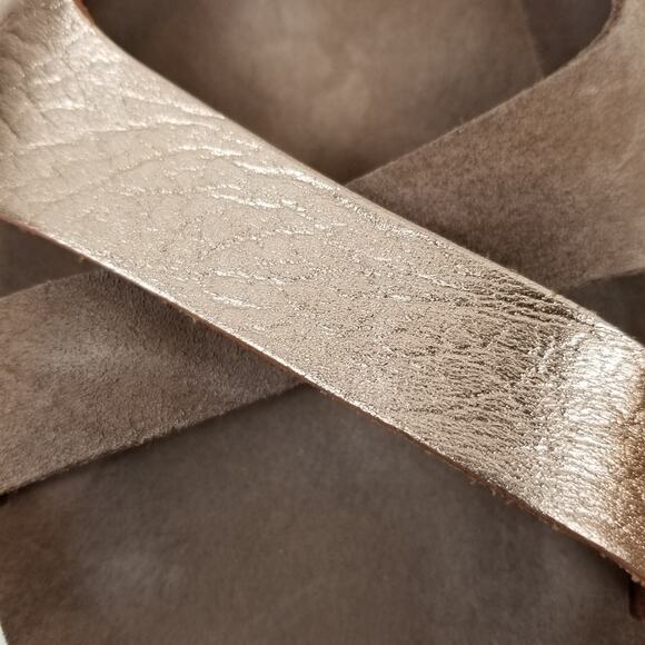 Fantasy Sandals Gold Metallic Leather Suede Sandals Size 40 - Picture 4 of 8